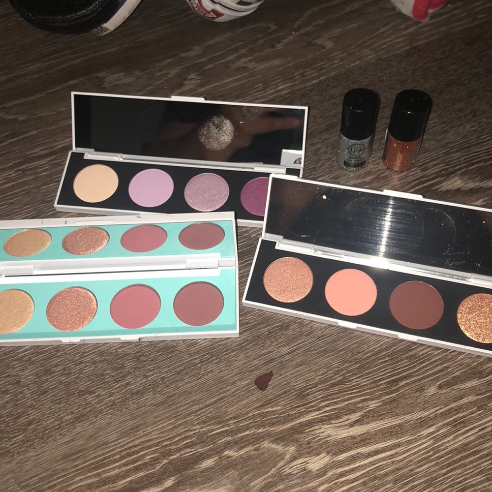 3 colour pop pallets with 2 glitters